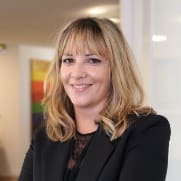 Chez COD4IS exerce Arabelle JANNARELLY