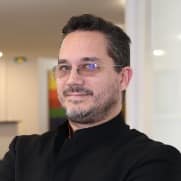 Chez COD4IS exerce Sébastien GOLDSCHMID